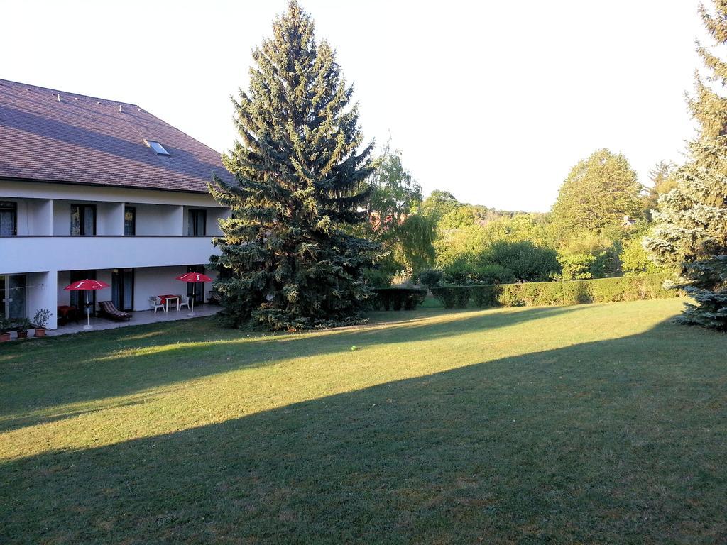 Gasthof Gerhart Hotel Perchtoldsdorf Exterior photo