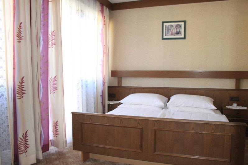 Gasthof Gerhart Perchtoldsdorf Room photo