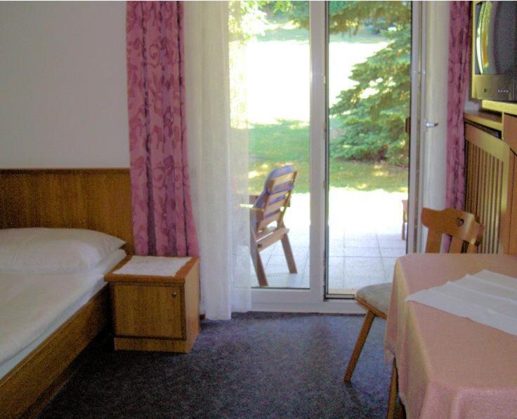 Gasthof Gerhart Perchtoldsdorf Room photo