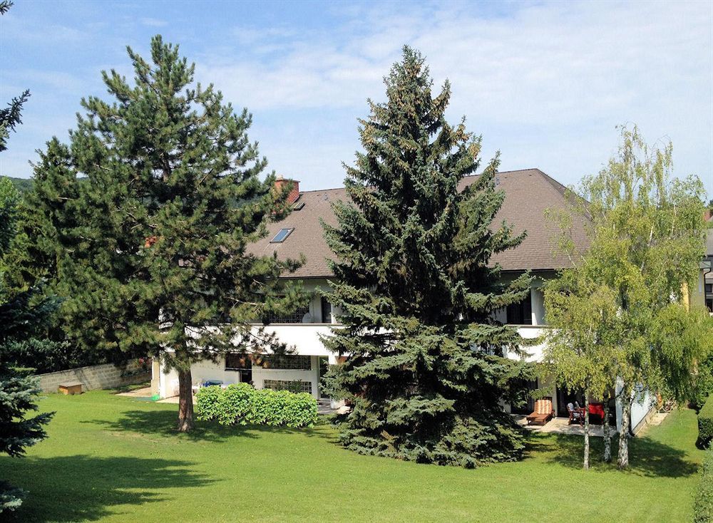 Gasthof Gerhart Hotel Perchtoldsdorf Exterior photo